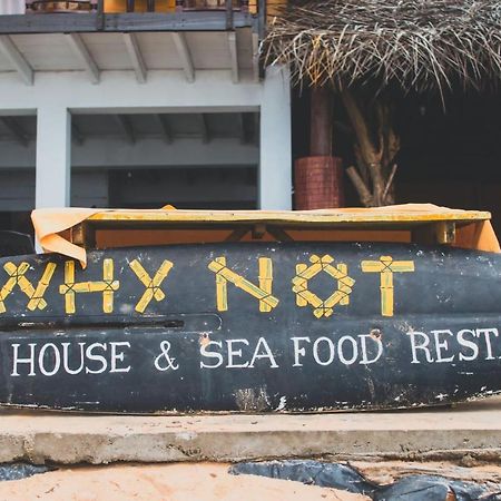 Why Not Guest House Hikkaduwa Esterno foto