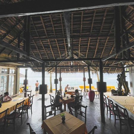 Why Not Guest House Hikkaduwa Esterno foto