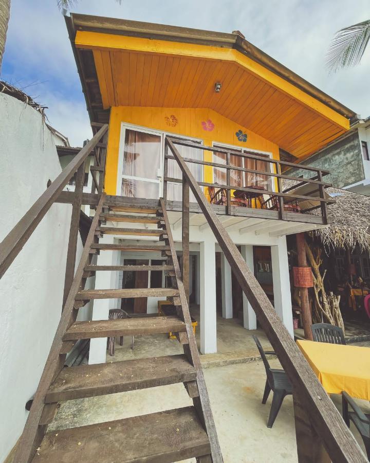 Why Not Guest House Hikkaduwa Esterno foto