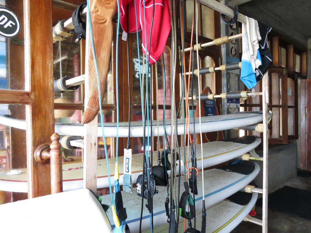 Why Not Guest House Hikkaduwa Esterno foto