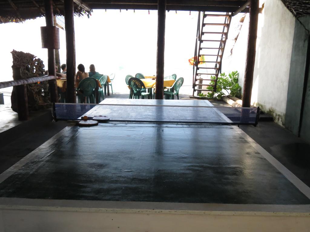 Why Not Guest House Hikkaduwa Esterno foto
