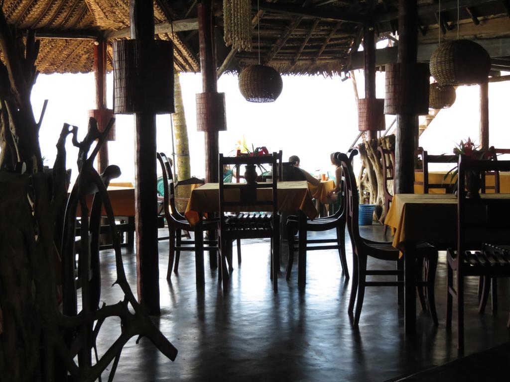 Why Not Guest House Hikkaduwa Esterno foto